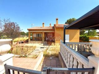 Chalet en Maello. Inmhogar vende chalet en maello, 05291