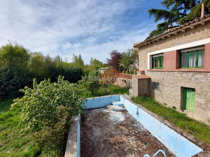 Foto 2c0e5325-c119-4c92-bb25-7e462617a26c. Chalet con riscaldamento parcheggio piscina in Sur Ávila