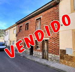 Maison jumelée à Hoyo de Pinares (El). Chalet en hoyo de pinares ávila 05250