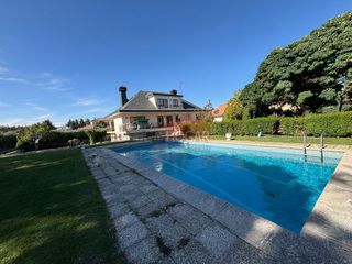Chalet in Hervencias. Espectacular chalet con parcela en hervencias, ávila 05004