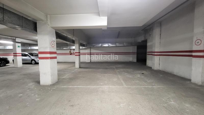 Foto 7b494187-e149-4067-87cc-46e5c2dc7099. Parking voiture dans Centro Ávila