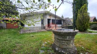 Chalet à Herradón de Pinares. Chalet de planta única en la cañada, ávila