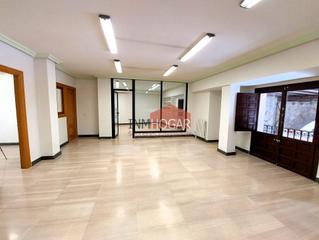 Pis a Murallas. Vivienda en plena plaza del mercado chico 05001