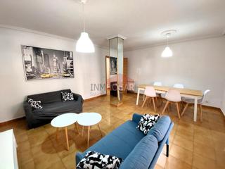 Pis a San Antonio. Vivienda amplia y bien situada en ávila