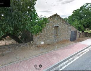 Aparcament cotxe a Navalperal de Pinares. Garaje con corral, navalperal de pinares 05240