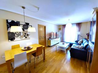 Appartement à Sónsoles. Vivienda seminueva en zona alcampo