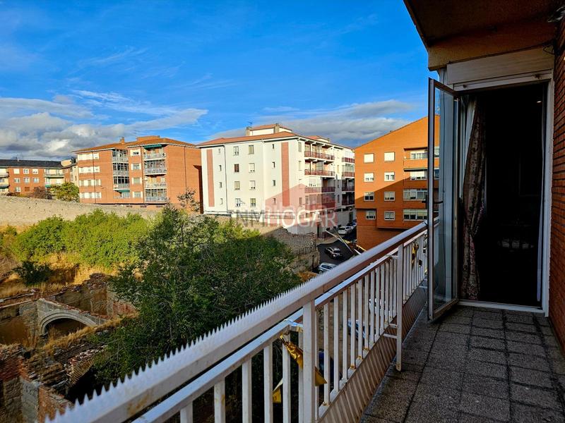 Foto e43bbbc6-4d0d-4503-899b-4255ad320efa. Etagenwohnung mit heizung in Centro Ávila