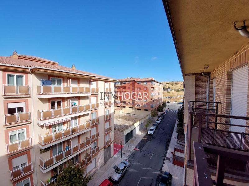 Foto f28f66ff-6dac-41f1-ae4d-a50e2bb66d23. Miete etagenwohnung mit heizung parking pool in Universidad Ávila