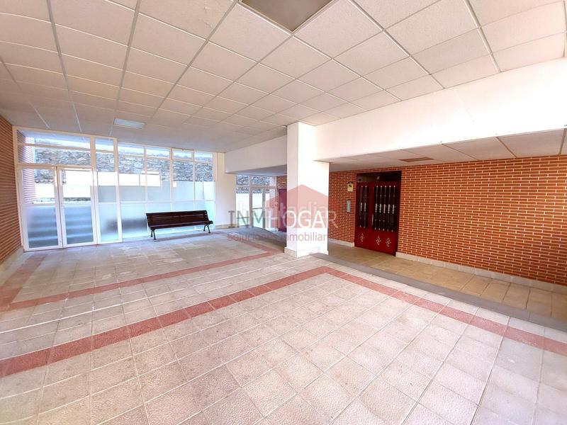 Foto ade475df-6231-4e46-b8ce-cc3a203215c9. Piso oportunidad para inversores vivienda seminueva en zona Universidad, actualmente alquilada en Ávila