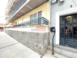 Etagenwohnung in San Antonio. Venta de bajo con patio en ávila  zona norte  san antonio