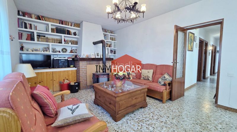 Foto 0a24f36a-6e41-4500-8fa5-321ba6ab458e. Casa amb aparcament a Fontiveros