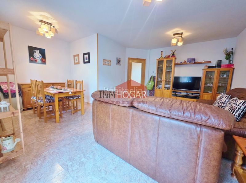 Foto 27cad205-119b-4b7b-be68-338902338a62. Casa adossada amb calefacció aparcament a Navaluenga