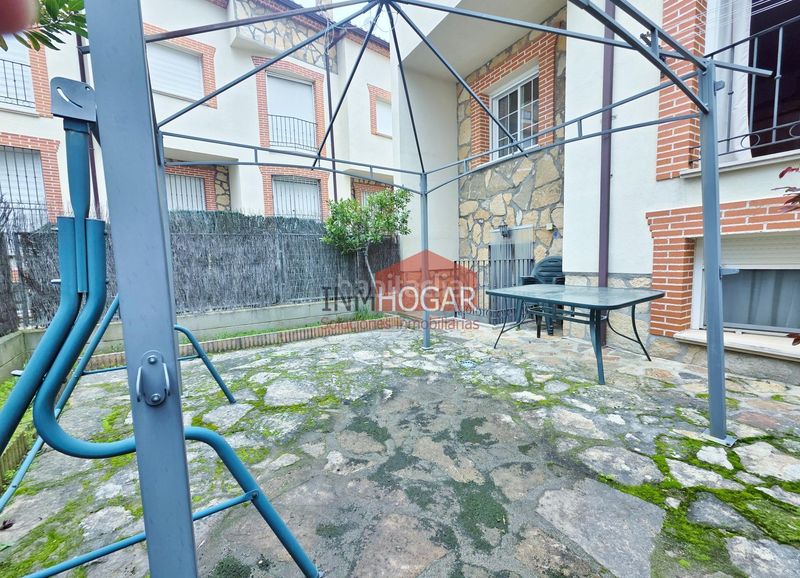 Foto 5002a95c-6893-40a4-9817-531244e0ed77. Casa adossada amb calefacció aparcament a Navaluenga