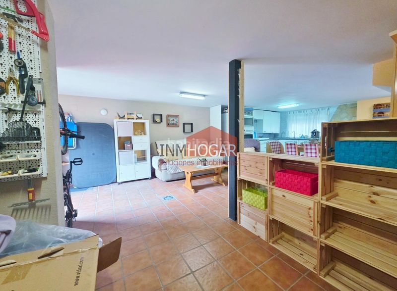 Foto 63c2f4ea-68b8-4571-97a6-e382b638d1a4. Casa adossada amb calefacció aparcament a Navaluenga