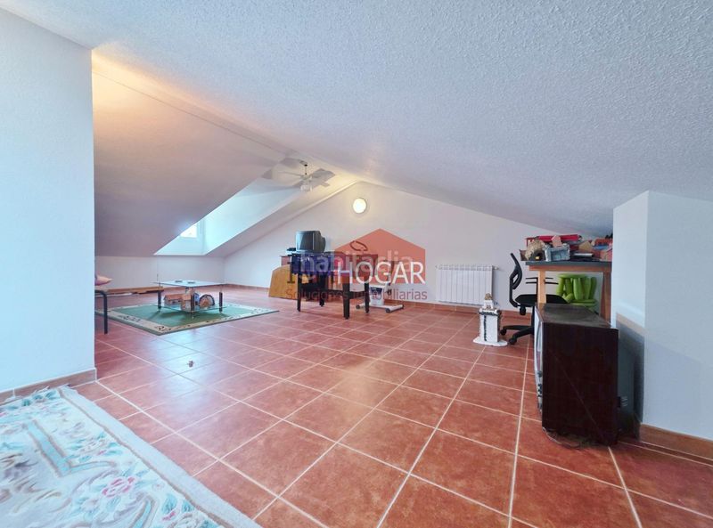 Foto 7dd78b6a-e320-4bec-a987-6e7a107b1670. Casa adossada amb calefacció aparcament a Navaluenga