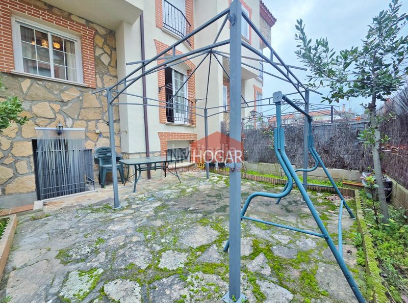 Foto 9fe8ff97-235a-474c-b8fa-ec038510f441. Casa adossada amb calefacció aparcament a Navaluenga