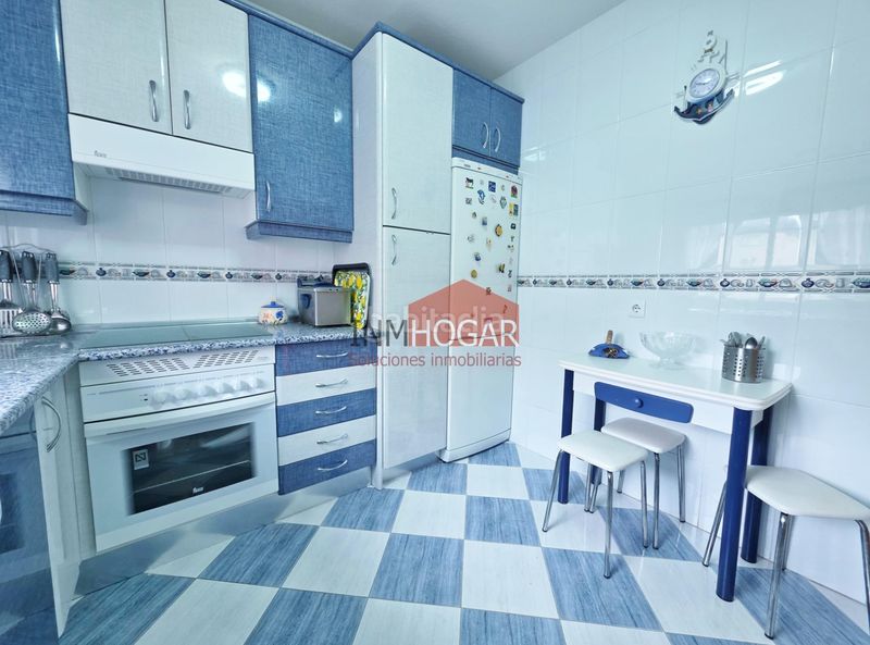 Foto afbe6b62-058e-4f23-a6ae-e1e5e295e186. Casa adossada amb calefacció aparcament a Navaluenga