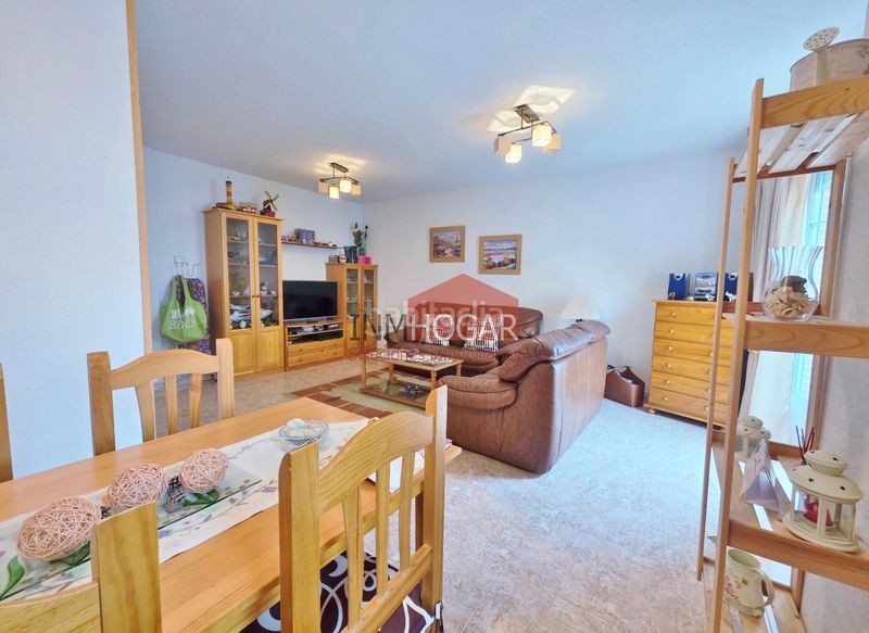 Foto bd408ebd-1181-4162-9a7d-d29ced57b76e. Casa adossada amb calefacció aparcament a Navaluenga