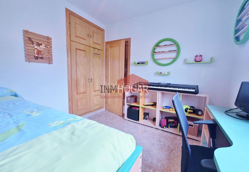 Foto d62d936c-384c-4a2d-a705-121ed621b966. Casa adossada amb calefacció aparcament a Navaluenga