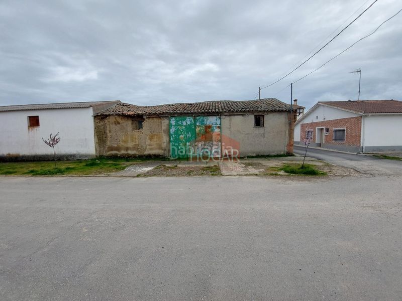 Foto 8a119e7f-c115-4772-b4c1-809e9431ebdf. Casa amb aparcament a Muñosancho