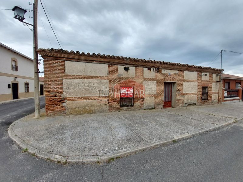 Foto e04f7346-1544-4fbc-af64-ab61de291e7c. Casa amb aparcament a Muñosancho