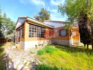 Chalet in Sanchidrián. Chalet independiente y con gran parcela en valpinos, sanchidrián