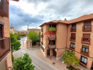 Etagenwohnung in Arévalo. Amplia vivienda en el casco histórico
