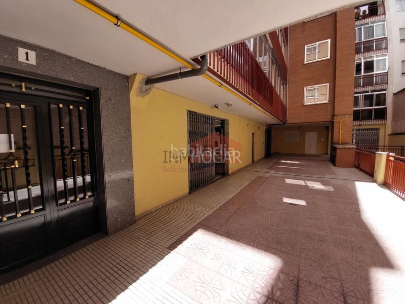 Foto 142de58a-2c28-4eb8-b05c-8f220a41ab23. Pis amb calefacció aparcament a Sur Ávila