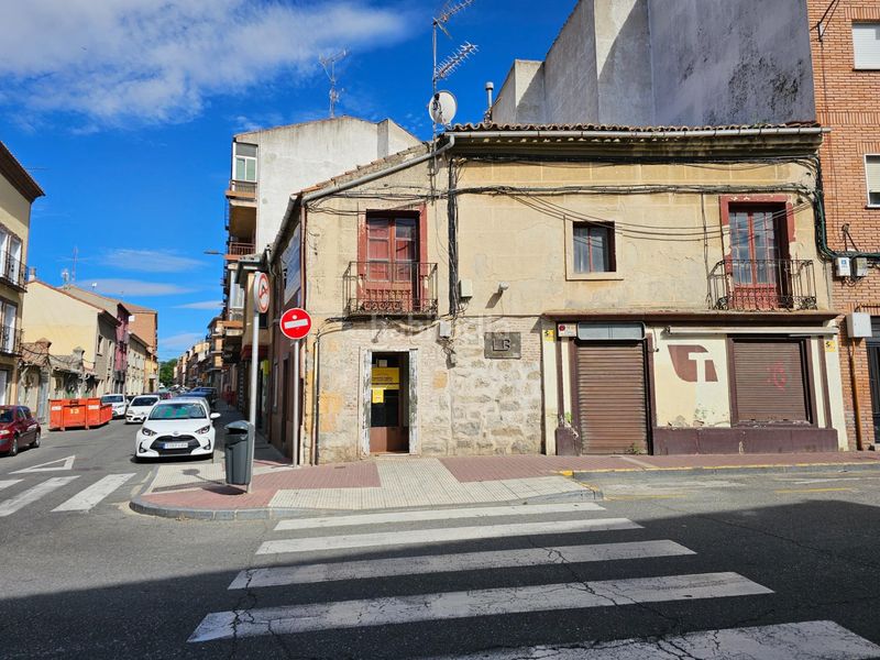 Foto b3bfc986-dd28-4913-b90b-ca06dd0b55e1. Edificio in San Antonio Ávila