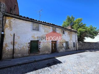 Maison à Murallas. Casa de dos plantas para reforma integral en calle vallespín