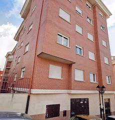 Pis a Universidad. Oportunidad en universidad, piso de 4 dormitorios con 2 plazas d