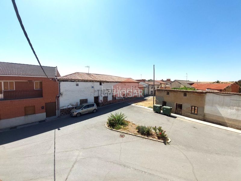 Foto f68560cf-1342-41aa-ae7a-6cc912e757d3. Casa amb aparcament a Palacios de Goda