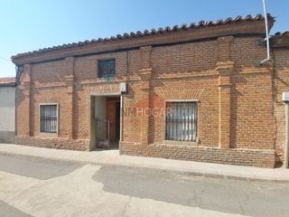 Casa in Horcajo de las Torres. Vivienda unifamiliar en horcajo de las torres