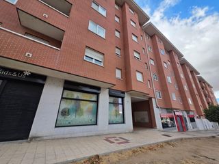 Rent Flat in Universidad. Piso en alquiler en ávila, zona universidad 05003