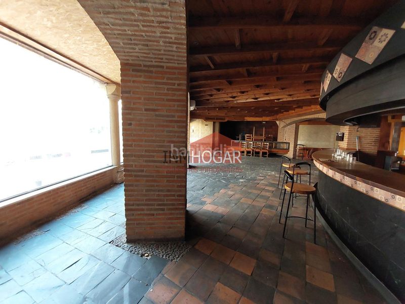 Foto d795391d-e5aa-46bc-8bd1-24b1aba63204. Local comercial a Arévalo