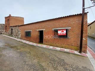 Haus in Muñana. Casa almacén en muñana, ávila 05540