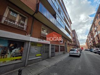 Piso en Sur. Amplia vivienda de 4 dormitorios con dos terrazas acristaladas e