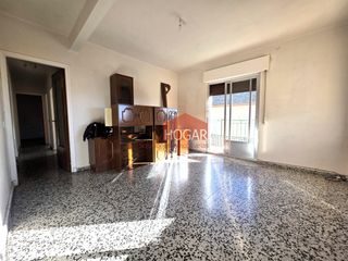 Appartamento in Santo Tomás. Amplia y luminosa vivienda en venta en la zona de san roque, ávi