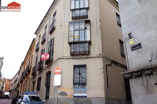 Édifice à Murallas. Edificio en venta en ávila, zona centro mercado chico