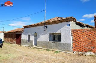 Mas à Berlanas (Las). Casa con terreno en terreno en las berlanas, ávila