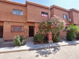Casa a schiera in Palacios de Goda. Adosado en palacios de goda. posibilidad de alquiler con opción
