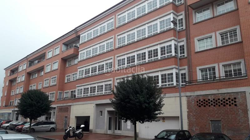 Foto b574a5b7-5809-4df3-81ae-48ec97c44884. Edifici a Laguna de Duero