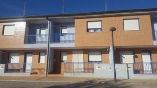 Casa adossada a Nava del Rey. A la venta adosado en nava del rey