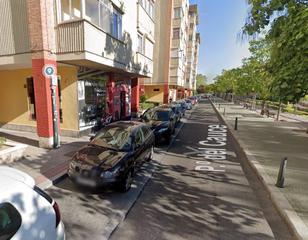 Location Local commercial  Paseo cauce. Moncasa alquila local en zona batallas antigua peluqueria