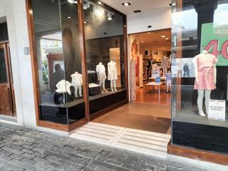 Location Local commercial  Plaza mayor principal. Disponible en alquiler local comercial en plaza mayor de palenci
