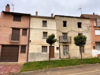 Casa a Baltanás. Disponible a la venta casa en baltanas. palencia