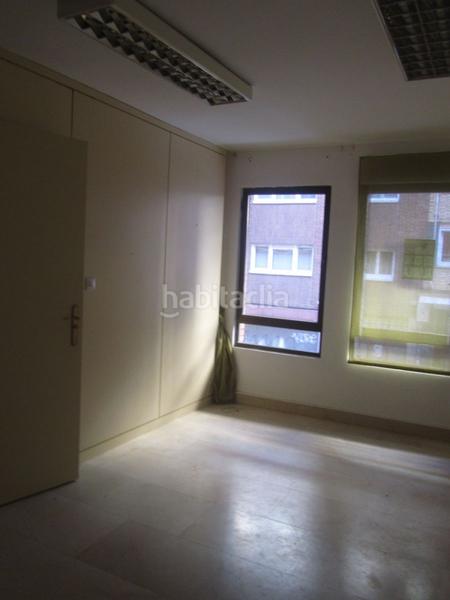 Foto 983b0f6d-ef1a-4bf2-a8c6-776c4fb40650. Rent office space with heating in Campo de la Juventud Palencia