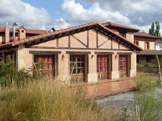 Edificio en Castrejón de la Peña. Disponible a la venta hotel en castrejon de la peña