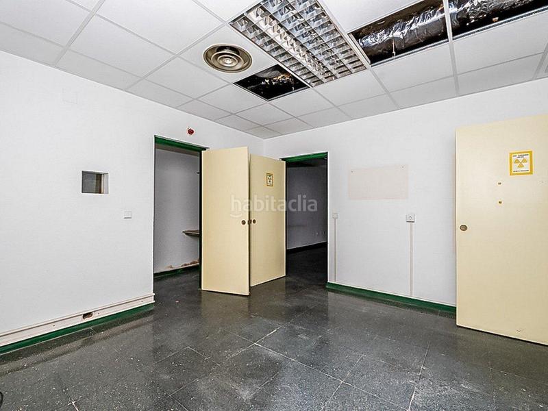 Foto 4831dae6-3cd9-42d0-ac03-b23b07199893. Alquiler local comercial  de gran amplitud en el corazón ! en Valladolid