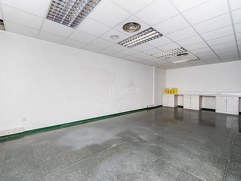 Foto a7627196-331c-4aca-8bf0-e0399716ebaf. Alquiler local comercial  de gran amplitud en el corazón ! en Valladolid